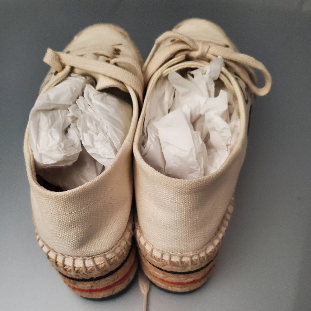 Gucci Sneakers - Picture 3 of 8